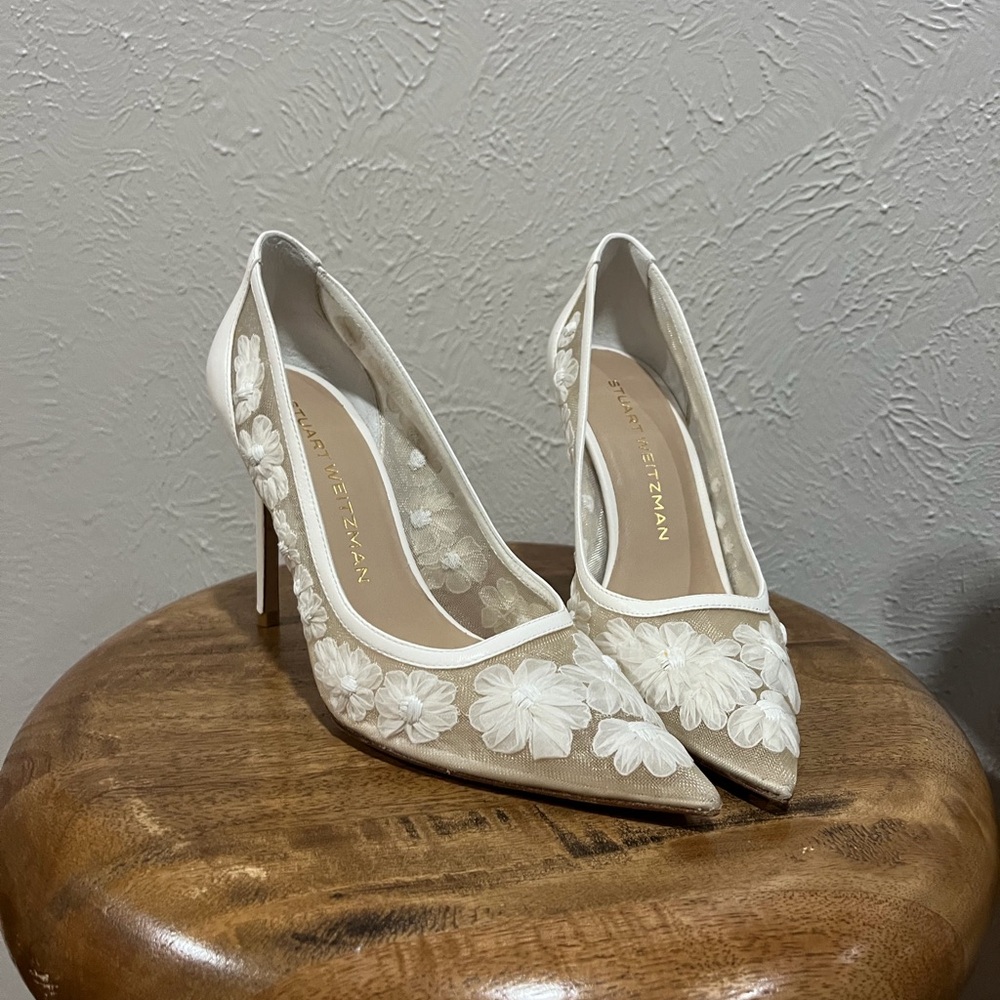 Stuart Weitzman Ivory Floral Embroidered Pointed-Toe Heels